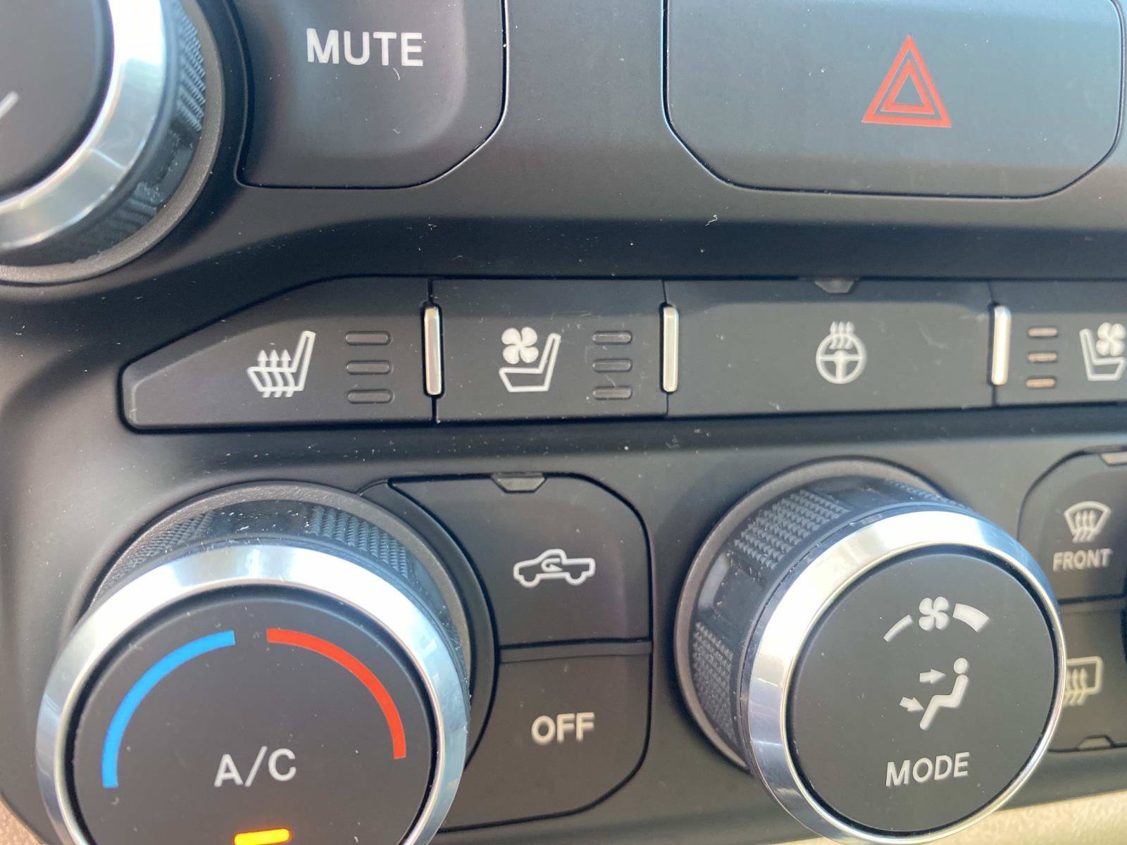 Used 2019 RAM 1500 Laramie AWD/4WD image 29
