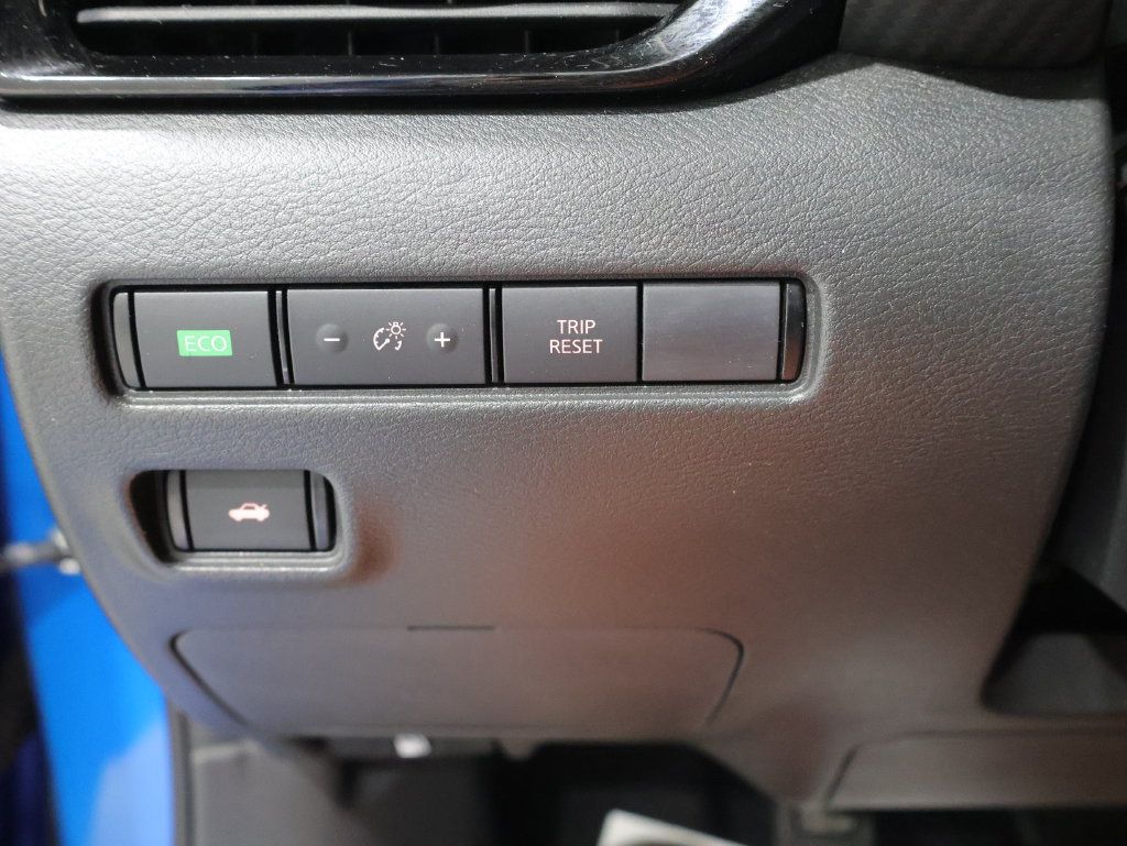 Used 2025 Nissan Sentra SV w/ All-Weather Package FWD image 33
