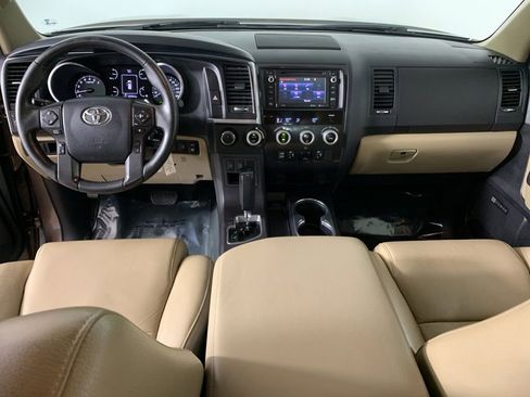Used 2018 Toyota Sequoia Limited w/ Safety & Convenience Package AWD/4WD image 37