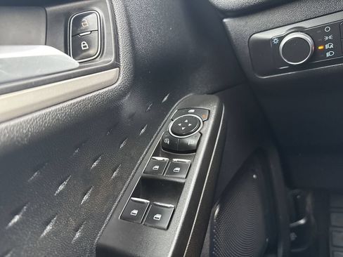Used 2020 Ford Escape SE AWD/4WD image 25