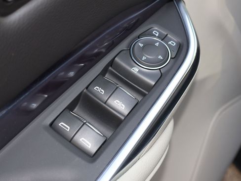 Certified 2023 Cadillac XT4 Luxury FWD image 10