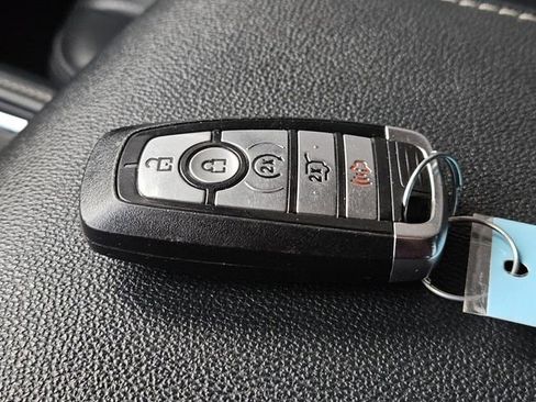 Used 2023 Ford Expedition XLT image 39