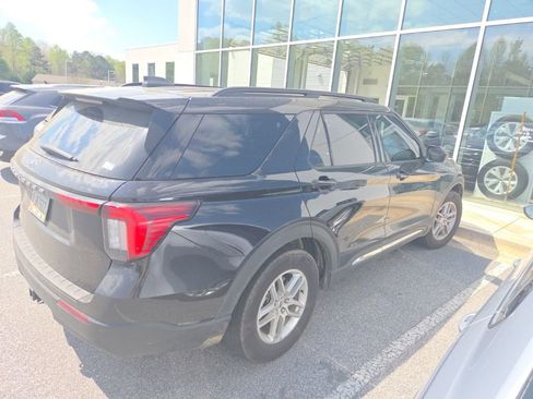 Used 2025 Ford Explorer Active image 4