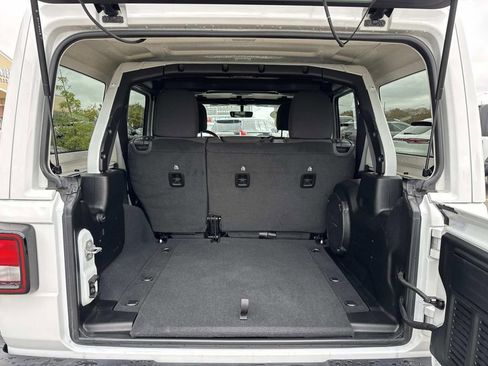 Used 2022 Jeep Wrangler Unlimited Rubicon image 8