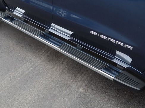 Used 2022 GMC Sierra 1500 SLT w/ SLT Premium Plus Package image 10