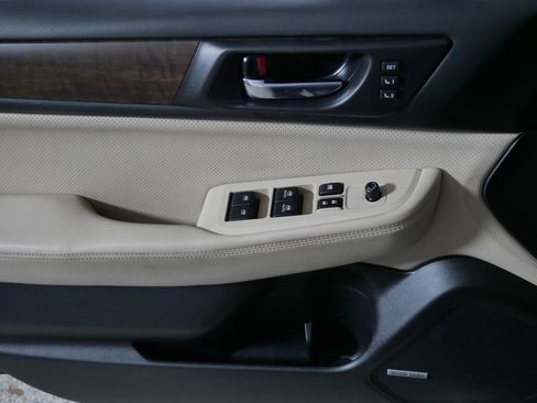 Used 2017 Subaru Outback 2.5i Limited image 19