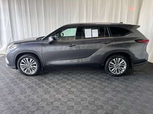Used 2024 Toyota Highlander Platinum AWD/4WD image 29