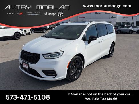 Used 2023 Chrysler Pacifica Limited w/ S Appearance Package image 1