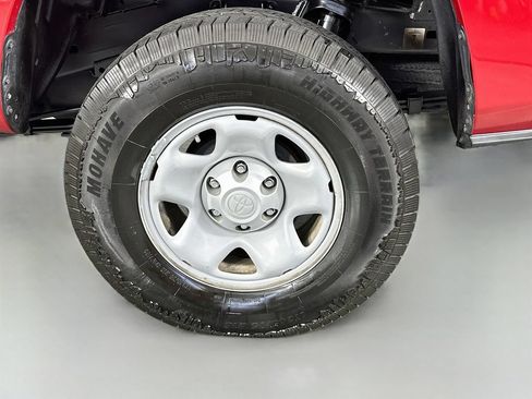 Used 2023 Toyota Tacoma SR w/ SR Convenience Package RWD image 33