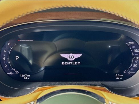 Certified 2025 Bentley Bentayga AWD/4WD image 13