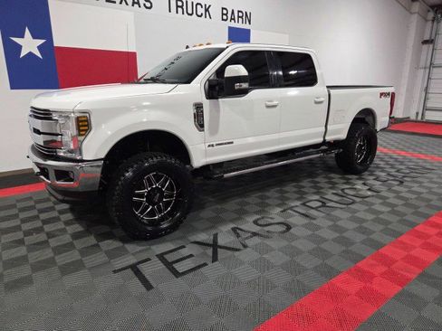 Used 2019 Ford F250 Lariat w/ Lariat Value Package image 2
