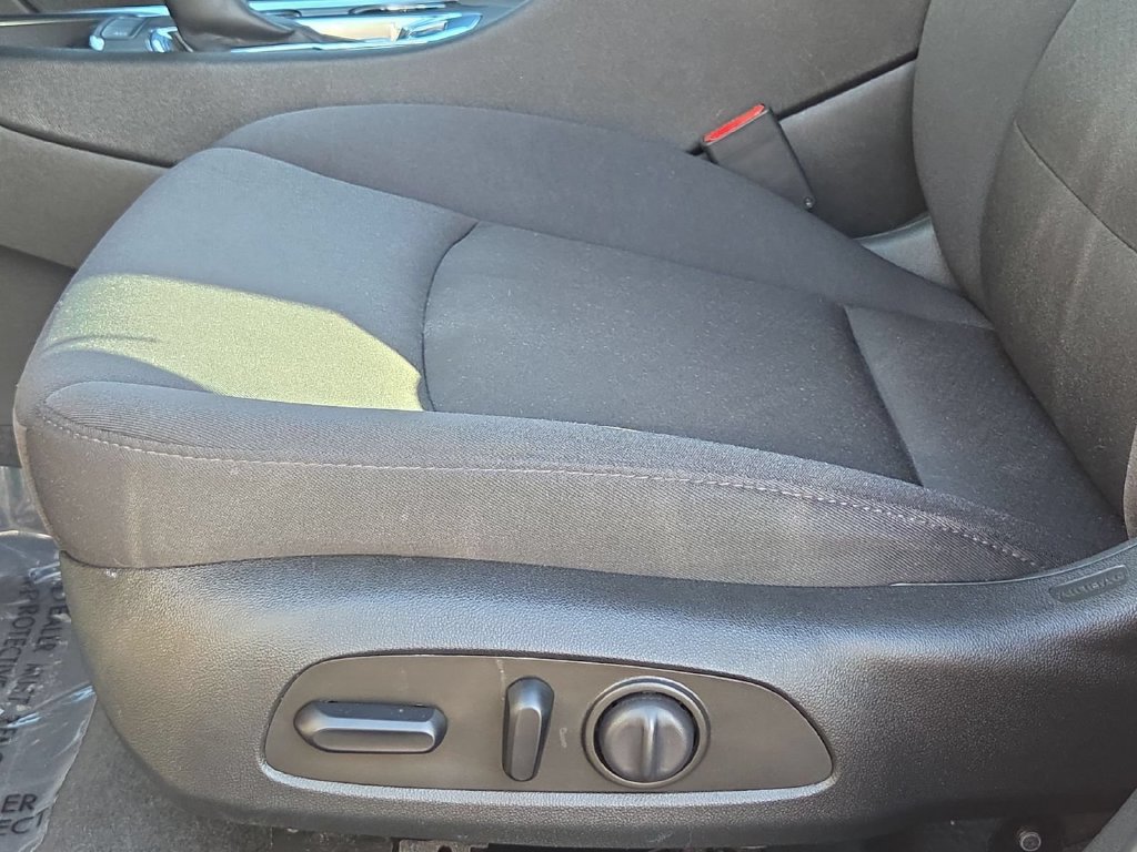 Used 2023 Chevrolet Malibu LT w/ Driver Confidence Package FWD image 16
