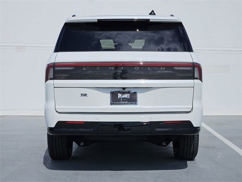 New 2025 Lincoln Navigator Reserve w/ Jet Appearance Package image 6
