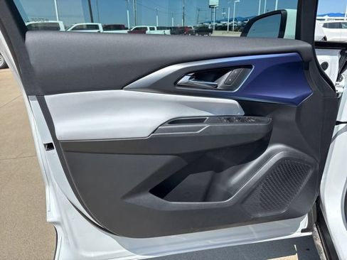 New 2026 Chevrolet Equinox EV LT FWD image 12