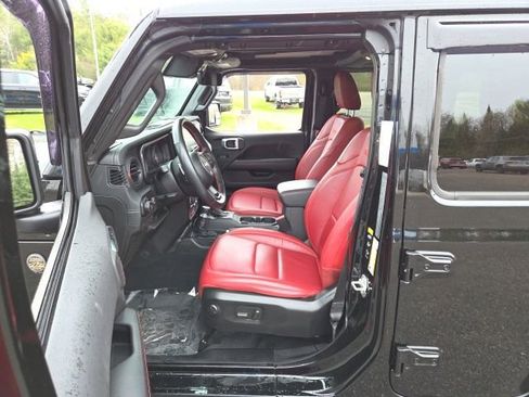Used 2024 Jeep Wrangler Unlimited Rubicon 392 AWD/4WD image 21