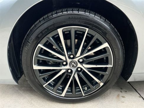 Certified 2024 Lexus ES 350 w/ Premium Package image 9