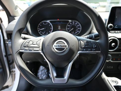 Used 2023 Nissan Sentra SV FWD image 18