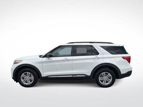 Certified 2024 Ford Explorer XLT w/ Equipment Group 202A AWD/4WD image 5