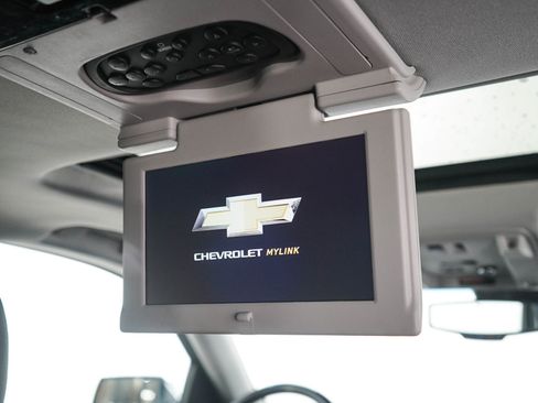 Used 2019 Chevrolet Suburban Premier AWD/4WD image 16