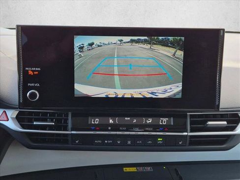 Used 2025 Toyota Sienna XLE w/ XLE Plus Package AWD/4WD image 14