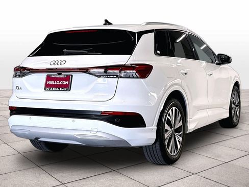 Used 2023 Audi Q4 e-tron Premium Plus w/ Premium Plus RWD image 3