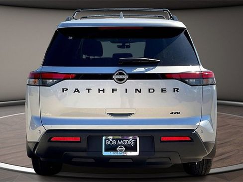 New 2025 Nissan Pathfinder SV w/ Black Appearance Package image 4