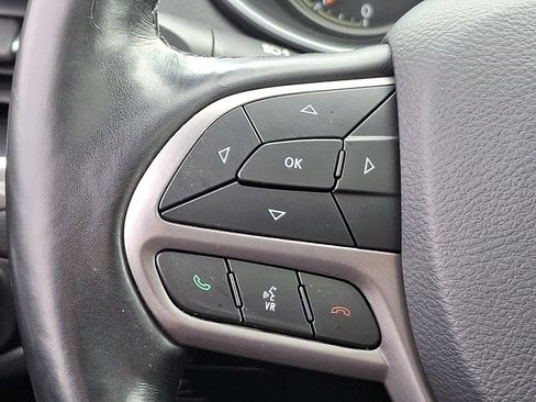 Certified 2021 Jeep Cherokee Latitude Plus w/ Sun & Sound Group image 21