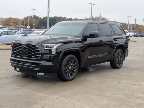 Certified 2024 Toyota Sequoia Platinum image 10