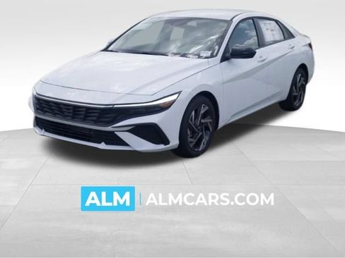 Used 2025 Hyundai Elantra Sport FWD image 1