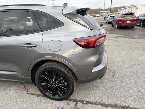 Used 2023 Ford Escape ST-Line Elite AWD/4WD image 9