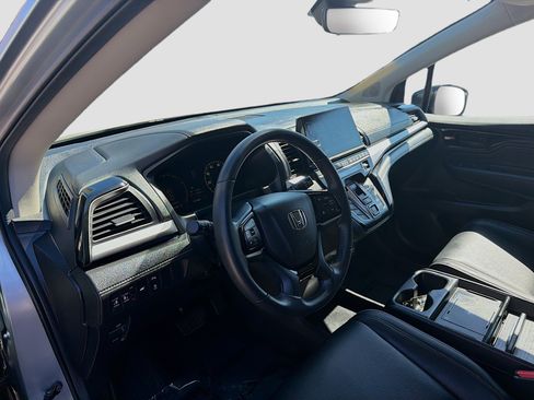 Certified 2025 Honda Odyssey Touring image 9