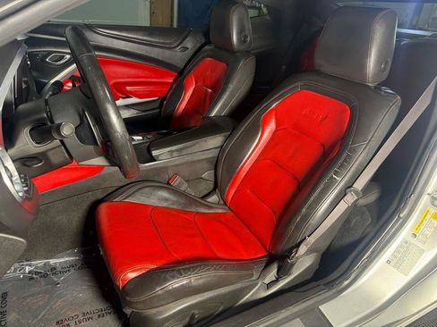 Used 2016 Chevrolet Camaro SS RWD image 29
