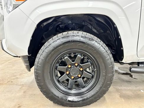Certified 2023 Toyota Tacoma SR AWD/4WD image 9
