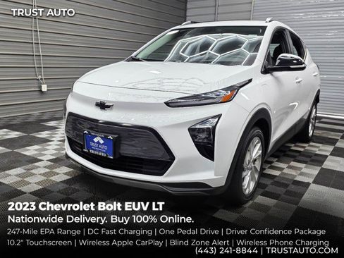 Used 2023 Chevrolet Bolt EUV LT w/ Driver Confidence Package FWD image 1