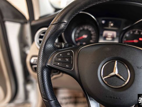 Used 2019 Mercedes-Benz GLC 300 w/ Driver Assistance Package image 10