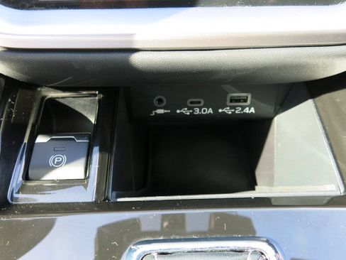 Used 2023 Subaru Legacy Limited AWD/4WD image 29