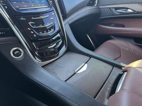 Used 2018 Cadillac Escalade Premium Luxury image 20