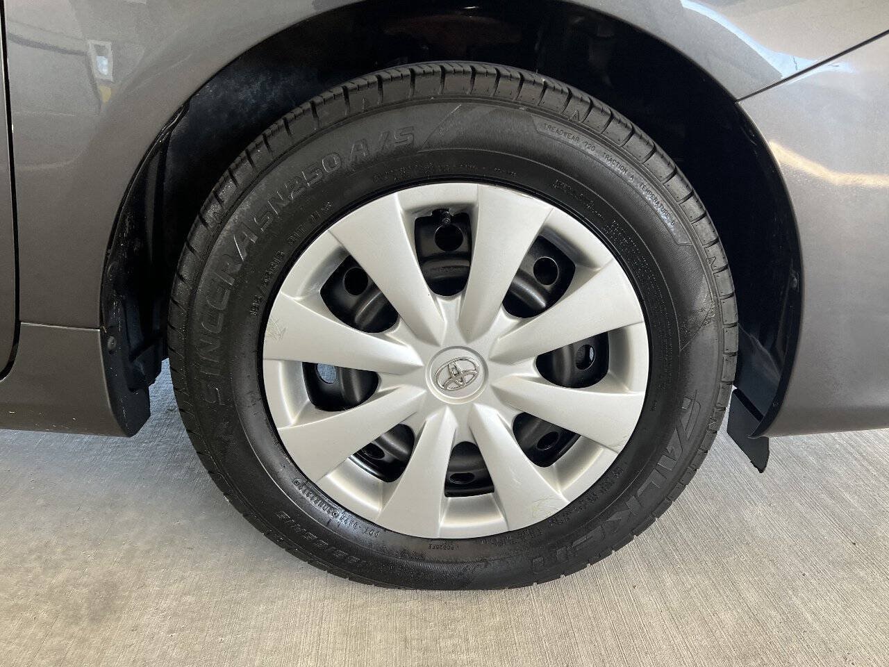 Used 2010 Toyota Corolla LE w/ All Weather Guard Pkg FWD image 25