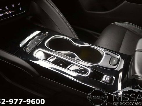 Used 2021 Buick Envision Essence w/ Sport Touring Package image 23