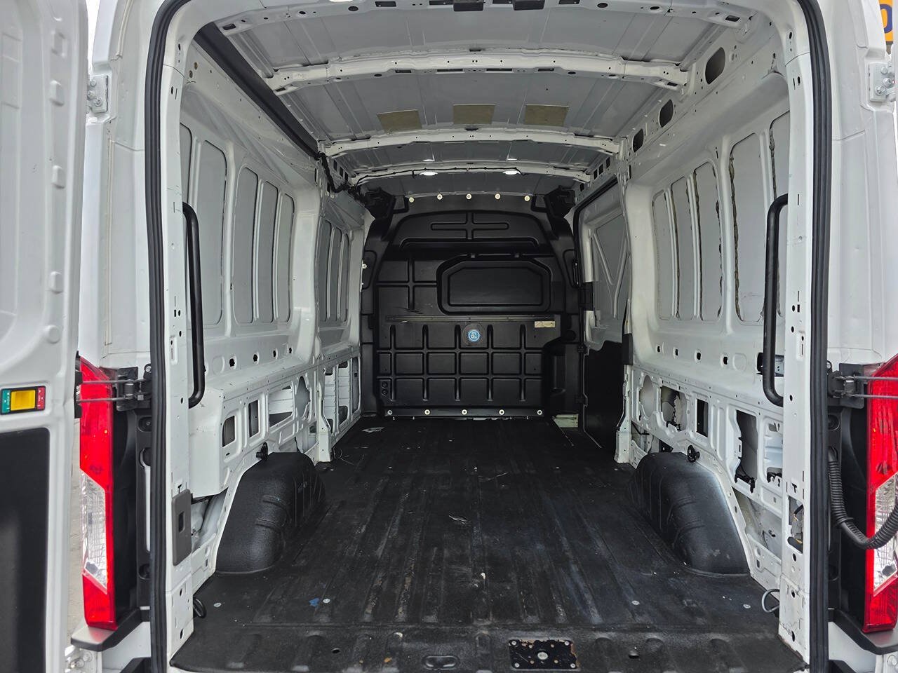 Used 2020 Ford Transit 250 Medium Roof RWD image 11