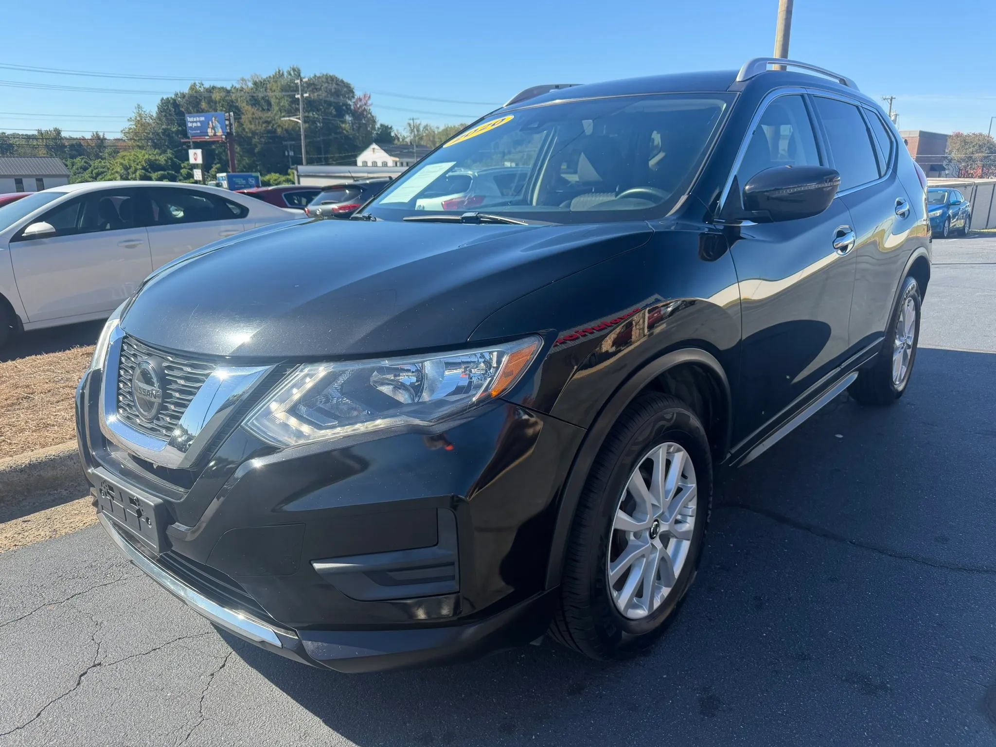 Used 2020 Nissan Rogue SV AWD/4WD image 3