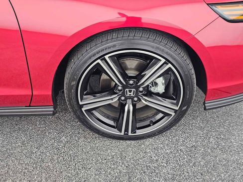 Used 2025 Honda Accord Sport image 9