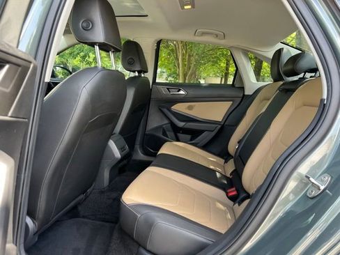 Used 2019 Volkswagen Jetta SEL Premium FWD image 16