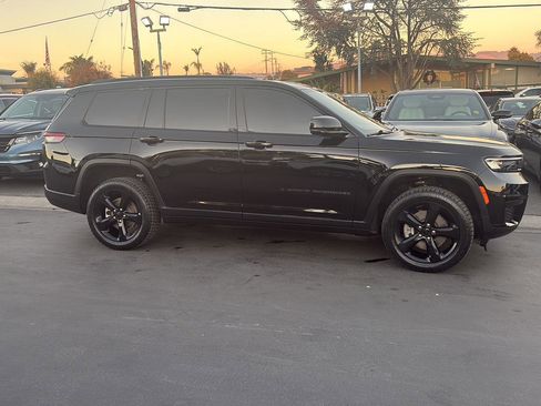 Used 2023 Jeep Grand Cherokee L Laredo image 20