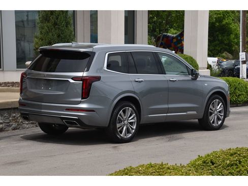 Used 2024 Cadillac XT6 Premium Luxury FWD image 4