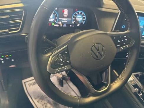 Used 2024 Volkswagen Atlas Cross Sport SE image 7