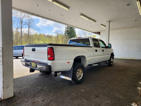 Used 2006 Chevrolet Silverado 3500 LT w/ Heavy-Duty Power Package AWD/4WD image 3
