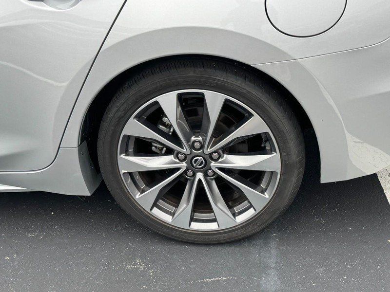 Used 2022 Nissan Maxima Platinum w/ Sport Mat Group FWD image 7