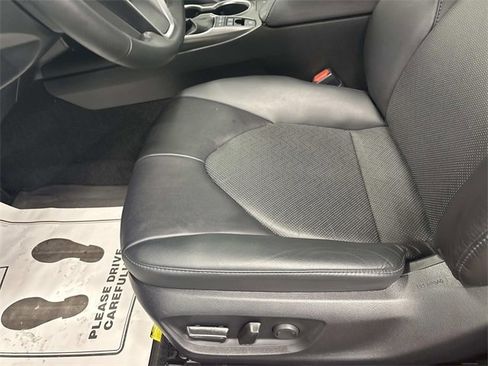 Used 2023 Toyota Camry XLE image 23