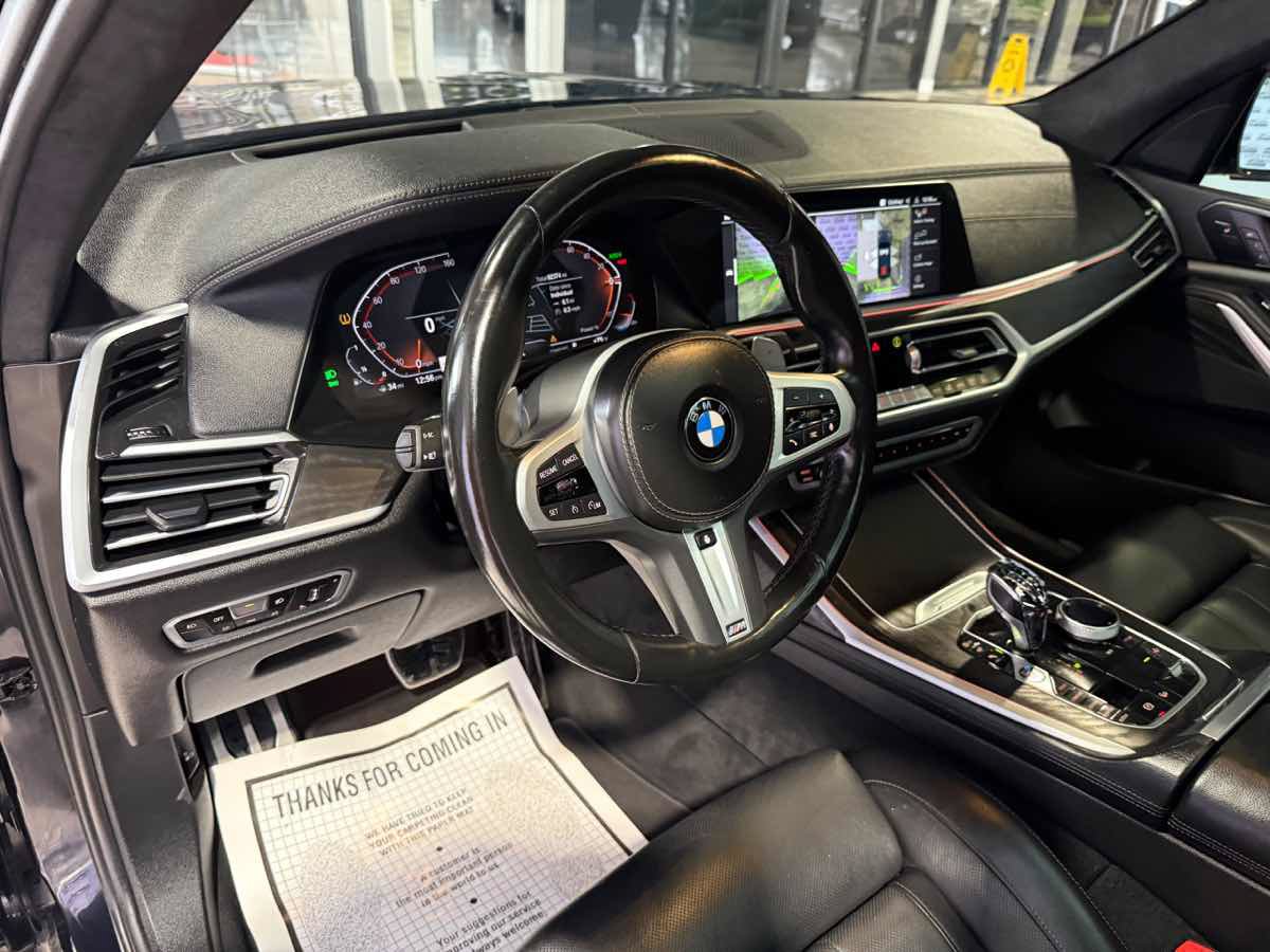 Used 2022 BMW X7 xDrive40i w/ M Sport Package AWD/4WD image 29